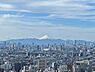 周辺：地上37階建の35階部分に所在。富士山を望む、贅沢な眺望を堪能できる住まいです(天候による)。【住戸からの眺望写真】