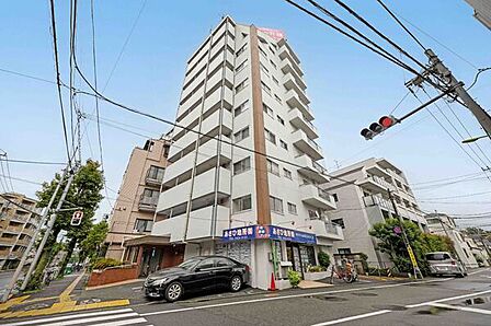東急田園都市線「桜新町」駅徒歩15分、東急世田谷線「上町」駅徒歩8分。2路線利用可能な立地です。【外観】