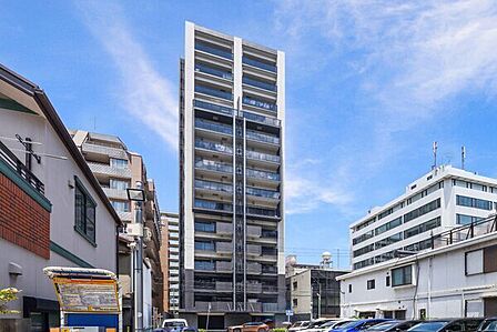 現況空室につき、ゆっくりとご内覧いただけます。実際の陽当りや眺望を、ぜひ現地でご確認ください。【外観】
