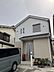 外観：ナチュラルであたたかみのあるカラーの外観が採用されています。開口部が多く、陽当り・通風良好です。【現地外観】