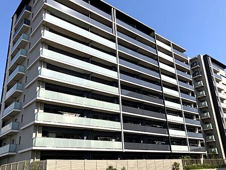 三井不動産レジデンシャル分譲。地上10階地下1階建、総戸数238戸のビッグコミュニティです。【現地外観写真】