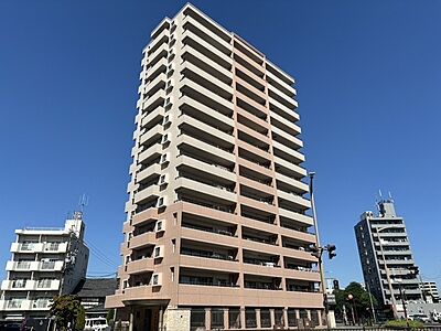 外観：目の前を遮る建物がなく、採光良好です。