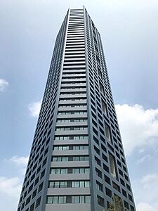 外観:地上43階高層階部分、福岡市東区アイランドシティの中心に位置する、総戸数283戸、ランドマークタワー 外観:地上43階高層階部分、福岡市東区アイランドシティの中心に位置する、総戸数283戸、ランドマークタワー