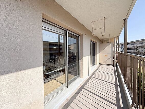 地上7階建の2...