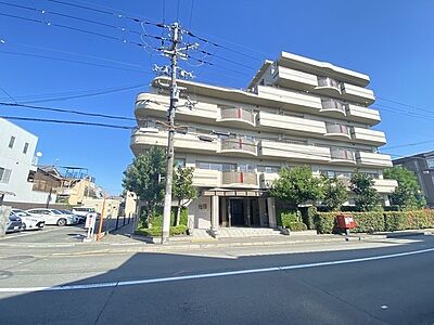 外観:JR東海道本線「西大路」駅まで徒歩11分など、2沿線2駅利用可能。通勤・通学がスムーズな立地です。【現地外観写真】 外観:JR東海道本線「西大路」駅まで徒歩11分など、2沿線2駅利用可能。通勤・通学がスムーズな立地です。【現地外観写真】