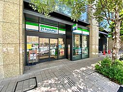 ファミリーマート文京春日白山通り店 80m