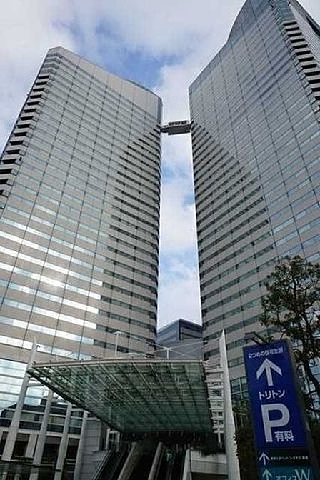 晴海トリトンスクエア 310m