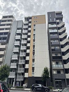 外観:中央の建物 外観:中央の建物