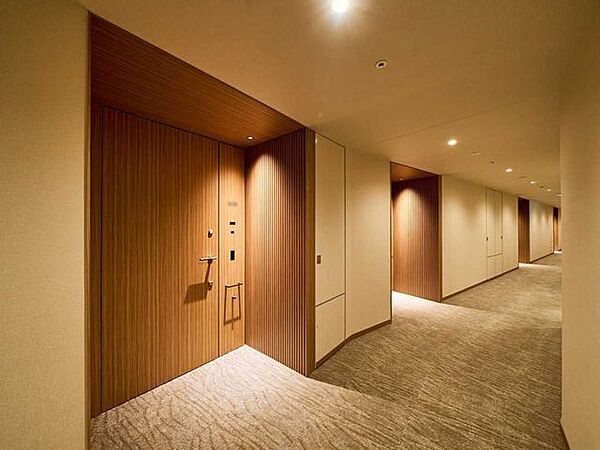 玄関を拡大表示