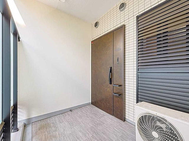 玄関 プラウド王子神谷 2階/-