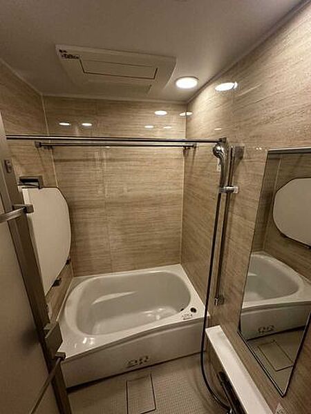 浴室を拡大表示