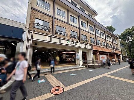 中央・総武線「三鷹」駅 555m