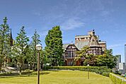  明治学院大学 210m