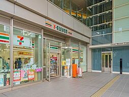 セブン-イレブン 大崎ブライトコア店 40m