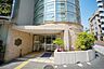 周辺：港区立麻布図書館 540m