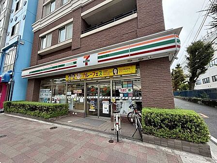 セブンイレブン 白金台駅前店 970m