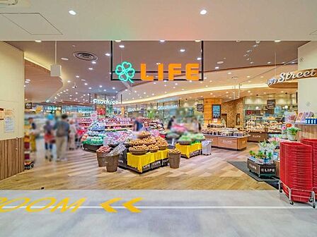 ライフカメイドクロック店 480m