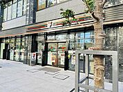 セブンイレブン西新宿5丁目 120m