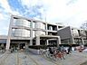周辺：世田谷区立中央図書館 350m