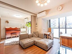 奥：洋室(約5.0帖)