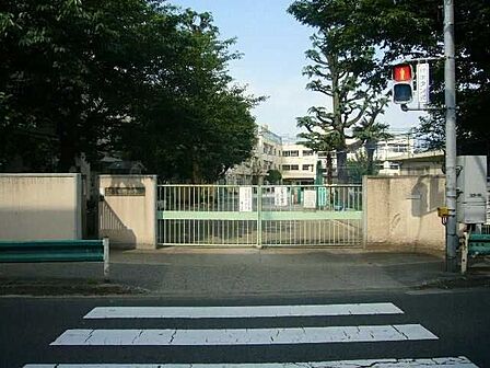 世田谷区立多聞小学校 600m