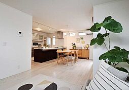 市川市真間2丁目　中古戸建 3SLDKのリビング/ダイニング