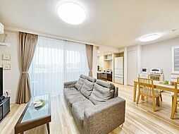 ライオンズ新小岩グランフォート 3LDKのリビング/ダイニング