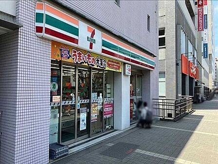 セブンイレブン三鷹駅前店 240m