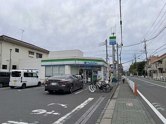  ファミリーマ...