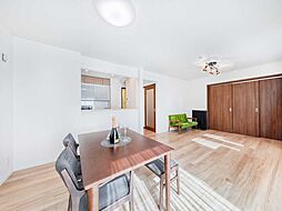 プラウドシーズン稲城南山 4LDKの室内