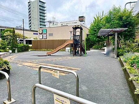 むさこぷらっと公園 200m