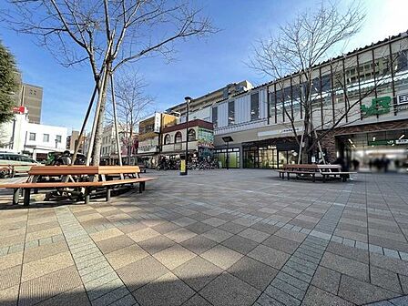 JR中央線「国立」駅北口前 広場 20m