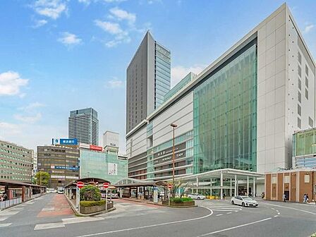 「 横浜」駅西口ロータリー 1030m