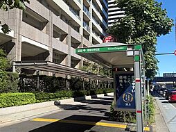 港南中学校バス停 30m