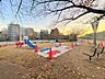 周辺：新横浜駅前公園 10m