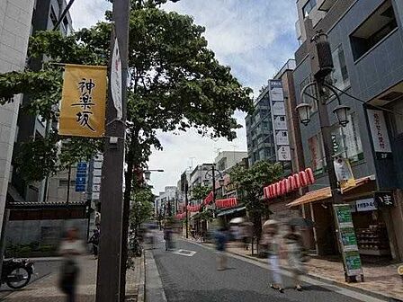 神楽坂通り商店街 600m
