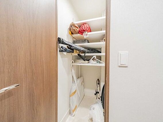 シューズインク...
