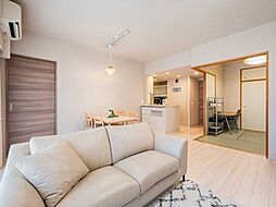 ユトリシア五番街 4LDKのリビング/ダイニング