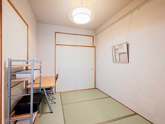 室内 ユトリシア五番街 1階/-