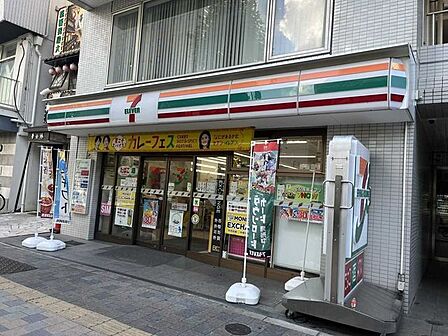 セブンイレブン新宿大久保1丁目店 140m