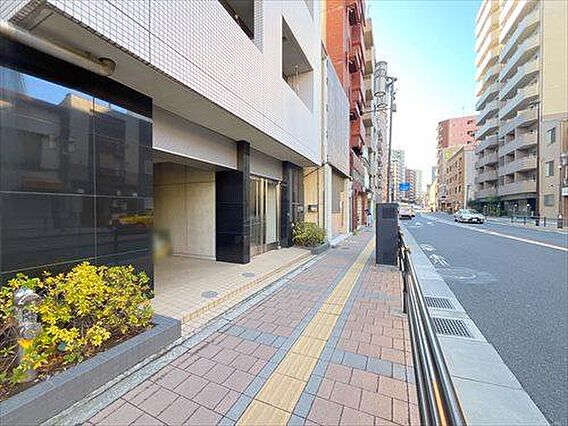 現地含む前面道...