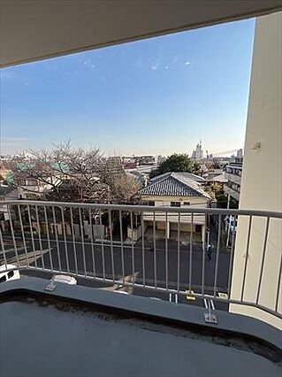 バルコニーから...