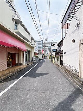 東側前面道路