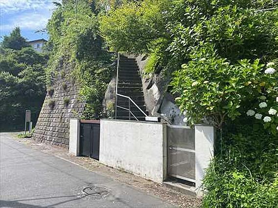 木造建物北東側...