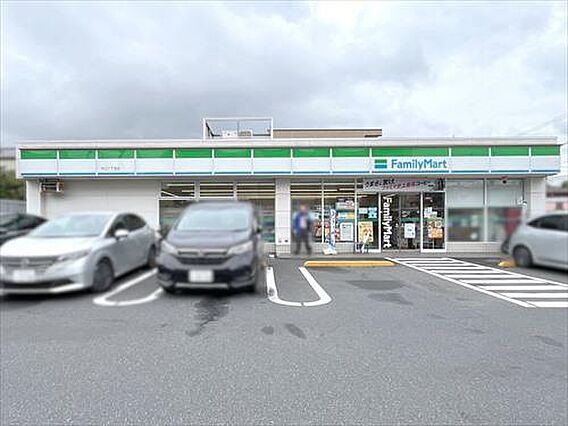 ファミリーマー...