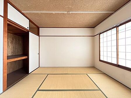 北西側和室6帖
