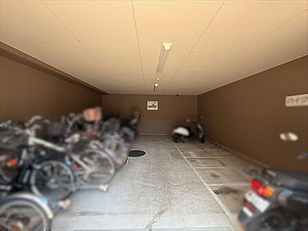 駐輪場・バイク置き場