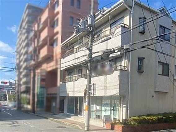 外観と東側前面...