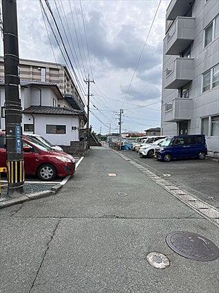 北西側道路