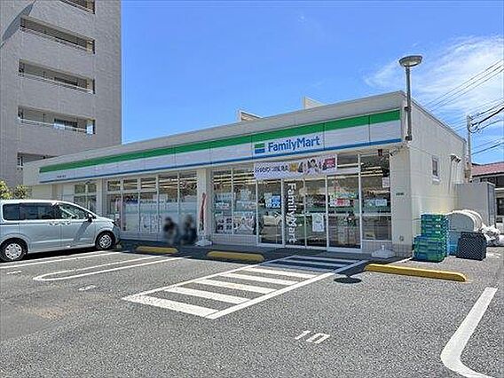 ファミリーマー...